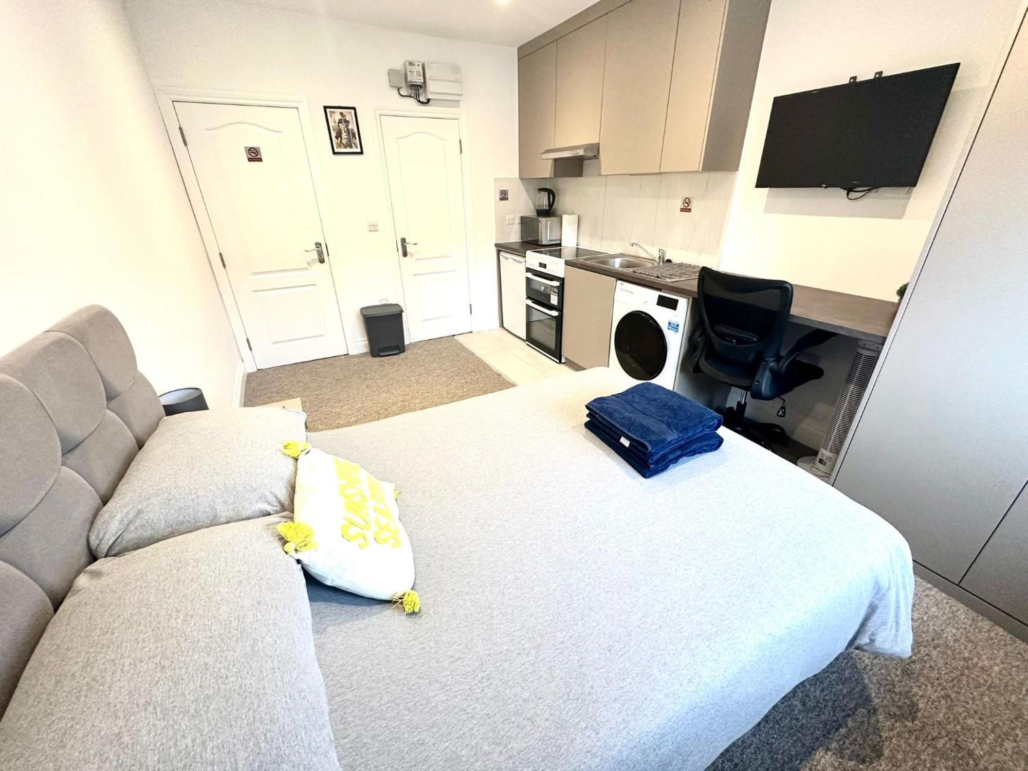 Bright Modern, Private Apartment,15 Mins To Central London Hendon Dış mekan fotoğraf