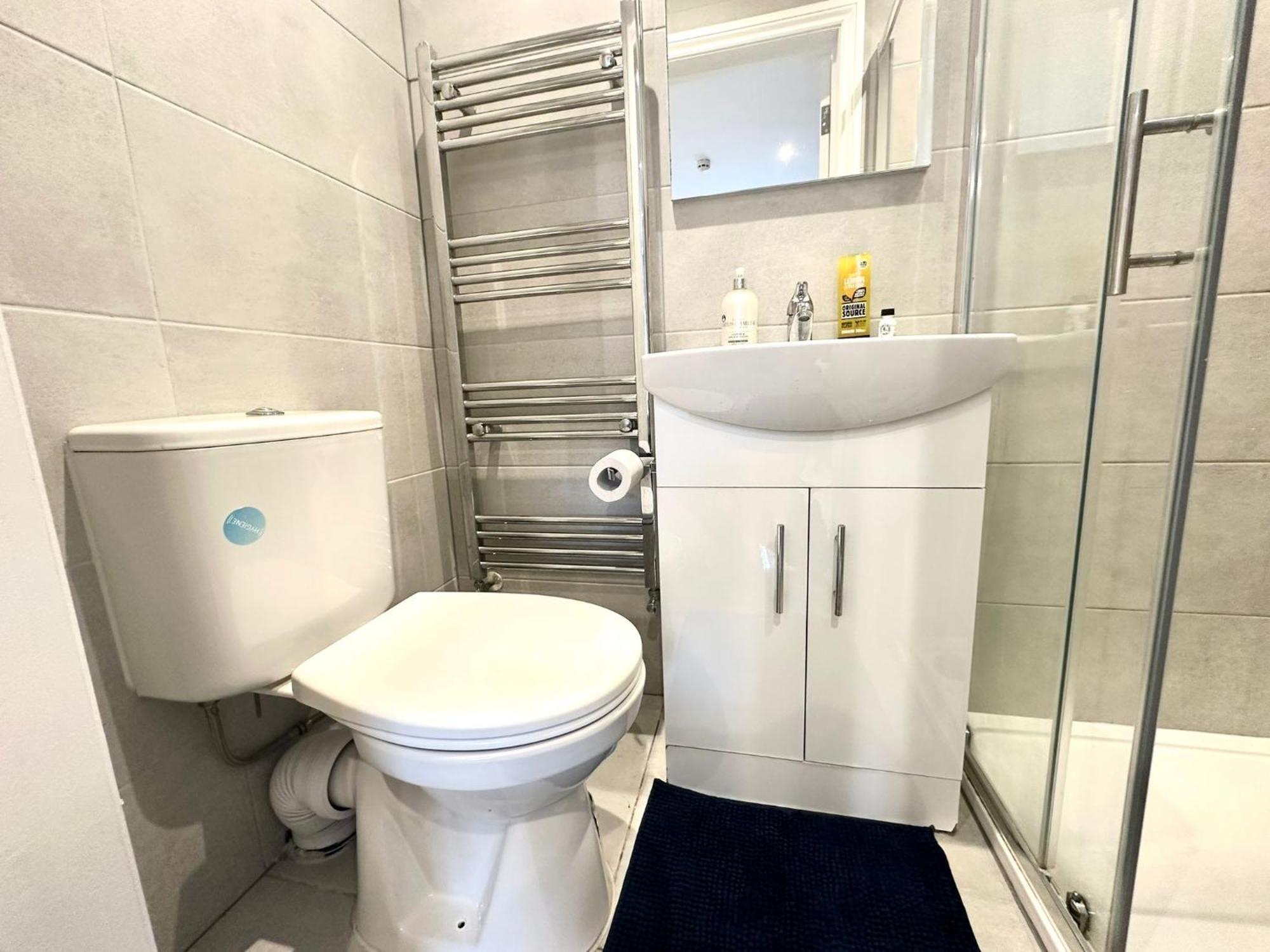 Bright Modern, Private Apartment,15 Mins To Central London Hendon Dış mekan fotoğraf